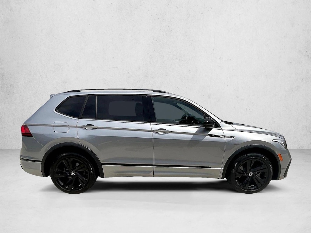 Used 2024 Volkswagen Tiguan SE R-Line Black Sport Utility