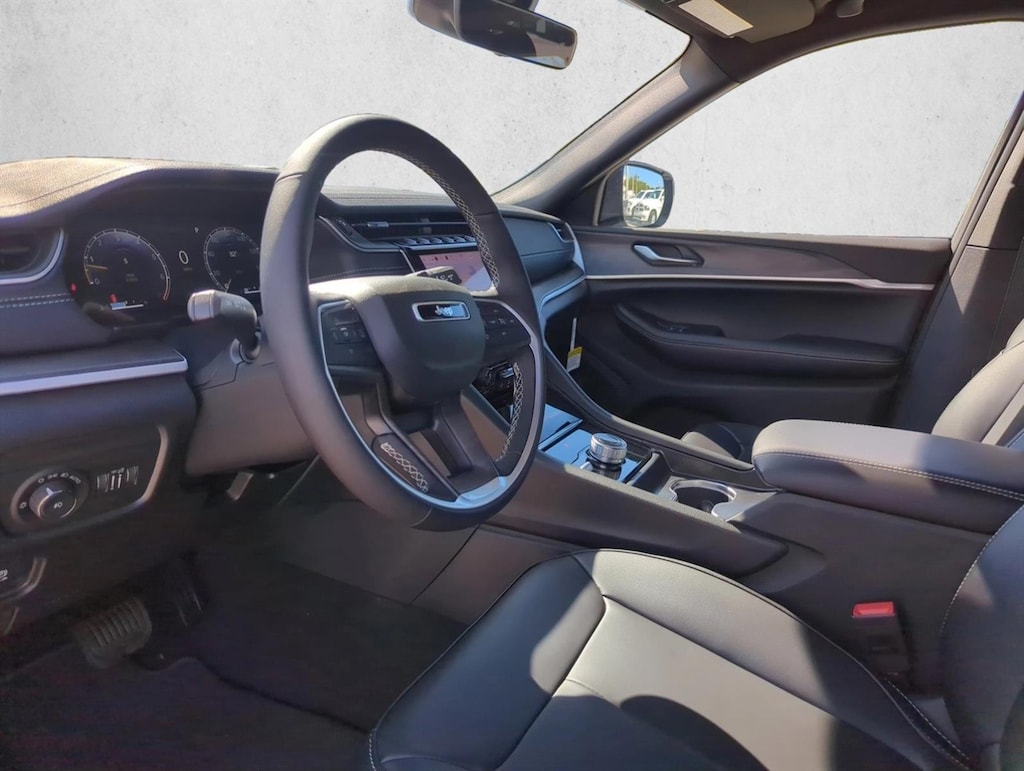 New 2025 Jeep Grand Cherokee Limited SUV