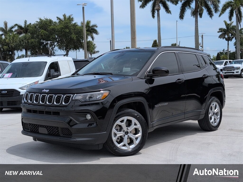 Used 2025 Jeep Compass Latitude Sport Utility