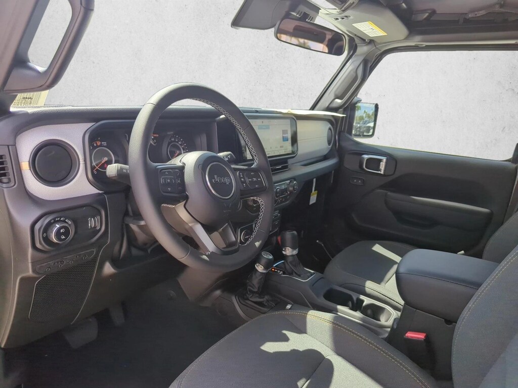 Used 2025 Jeep Gladiator Sport S Crew Cab Pickup