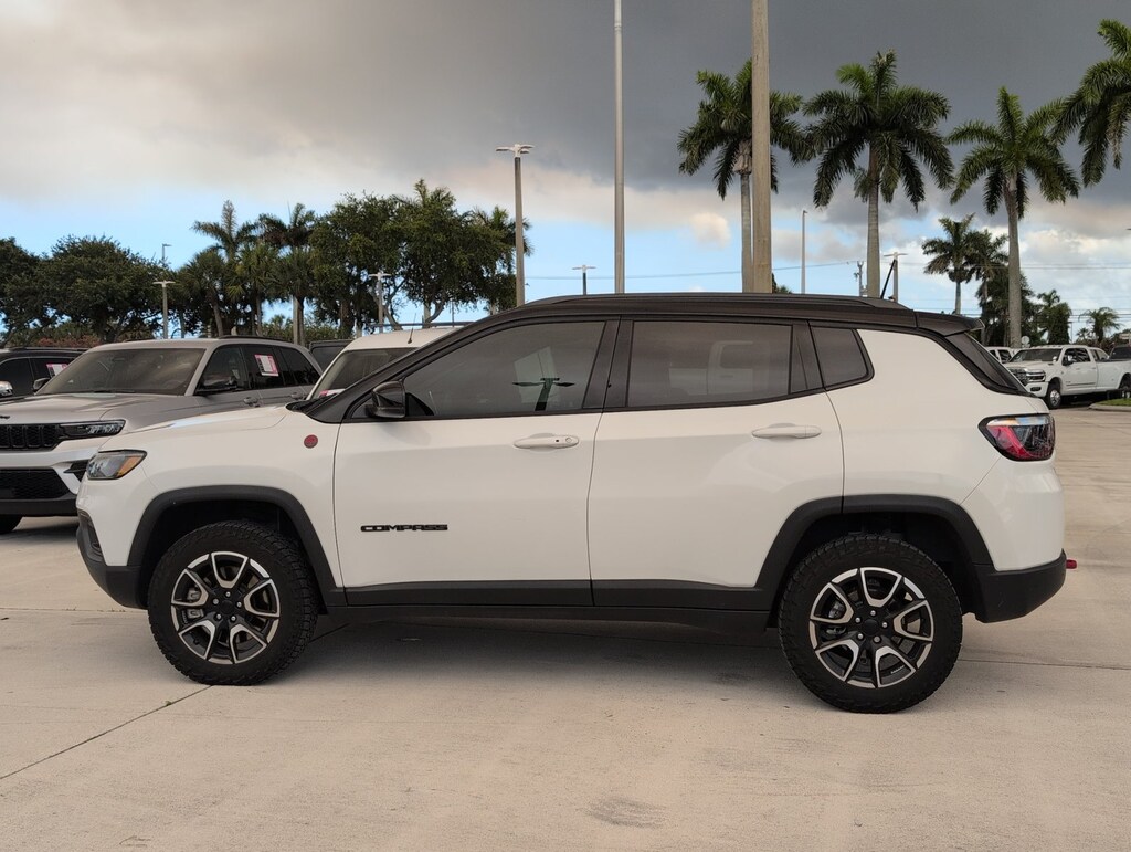Used 2024 Jeep Compass Trailhawk Sport Utility