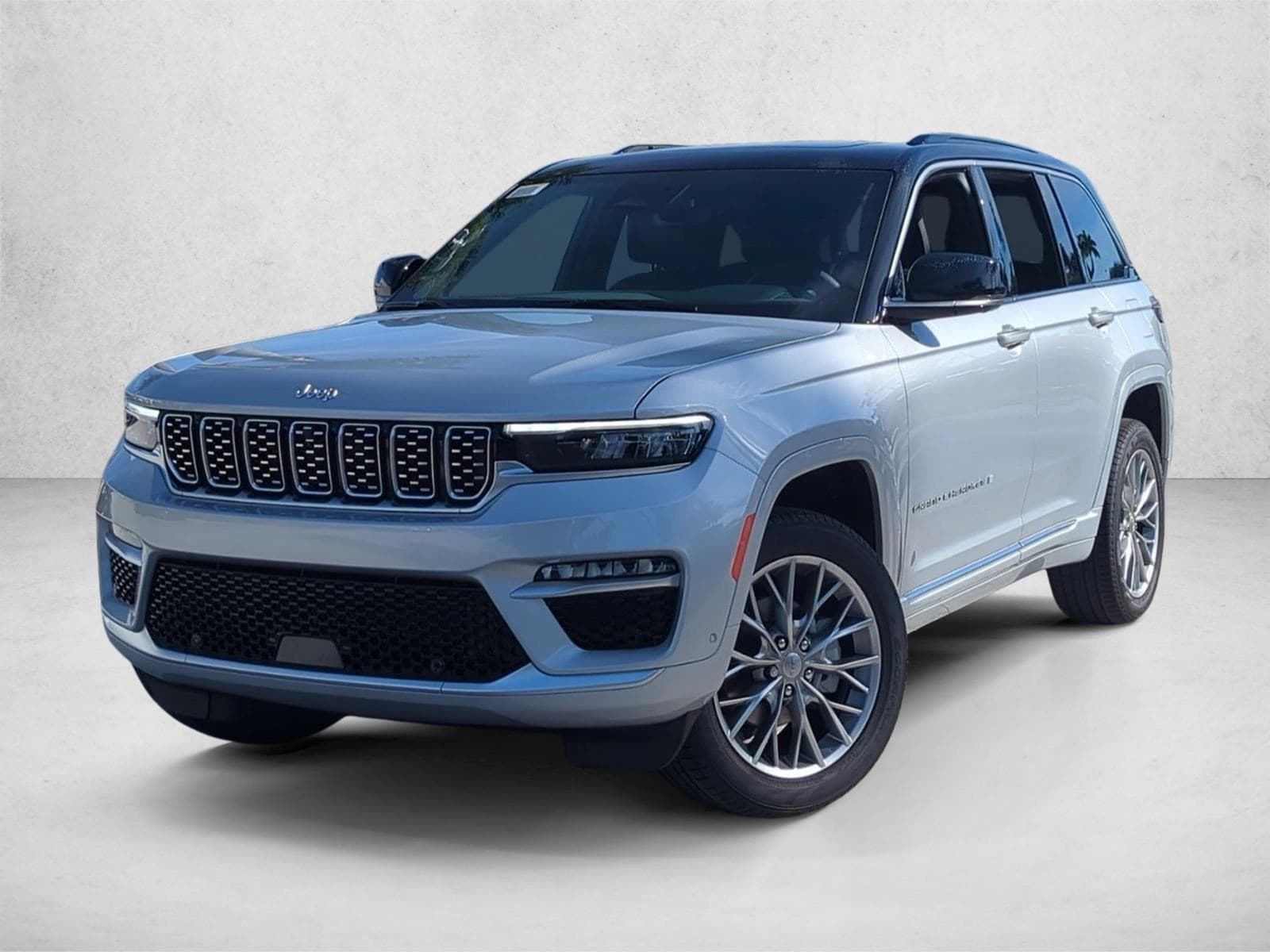 2025 Jeep Grand Cherokee Summit's photo