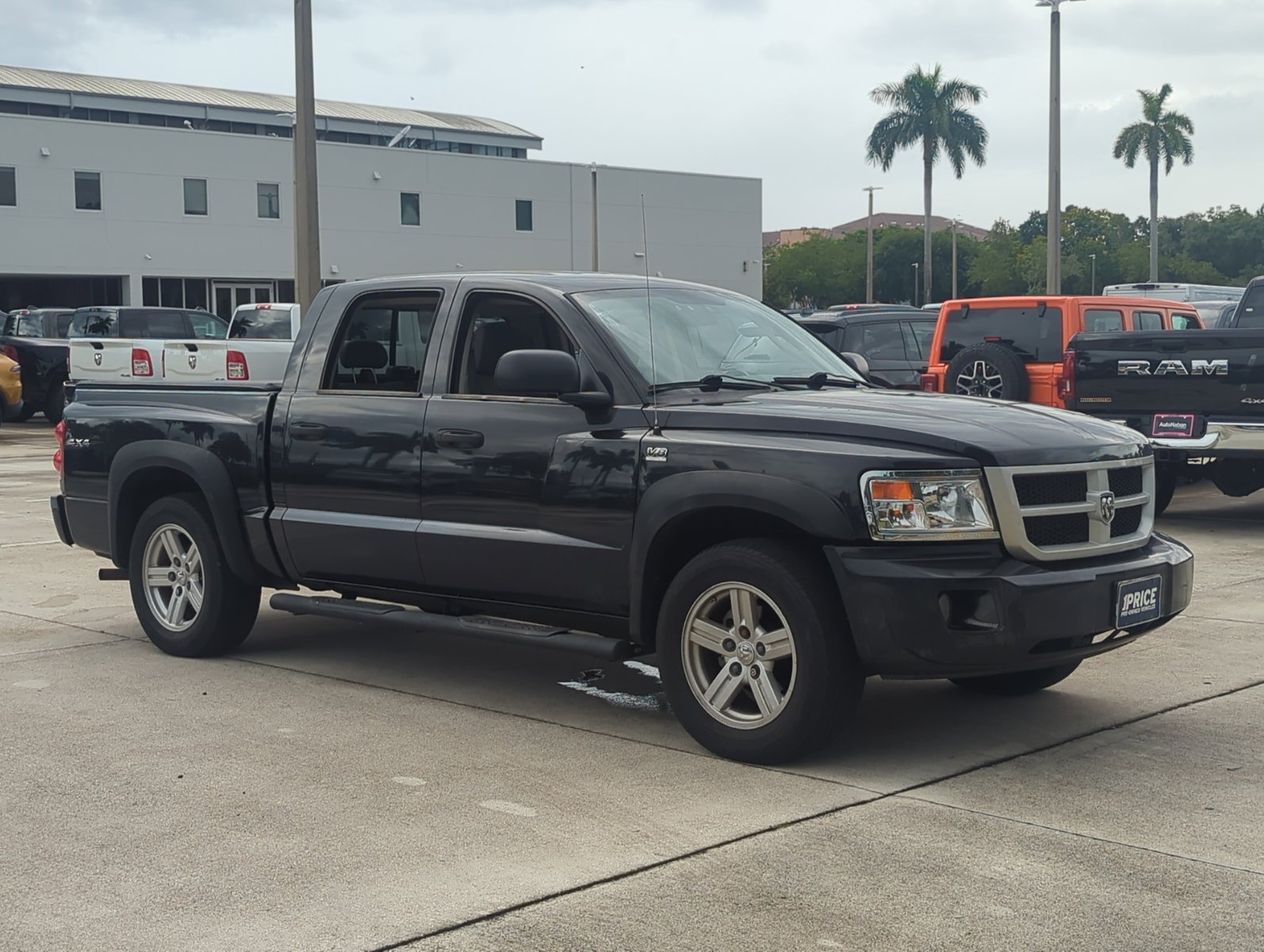 2011 Dodge Dakota SXT SLT photo 3