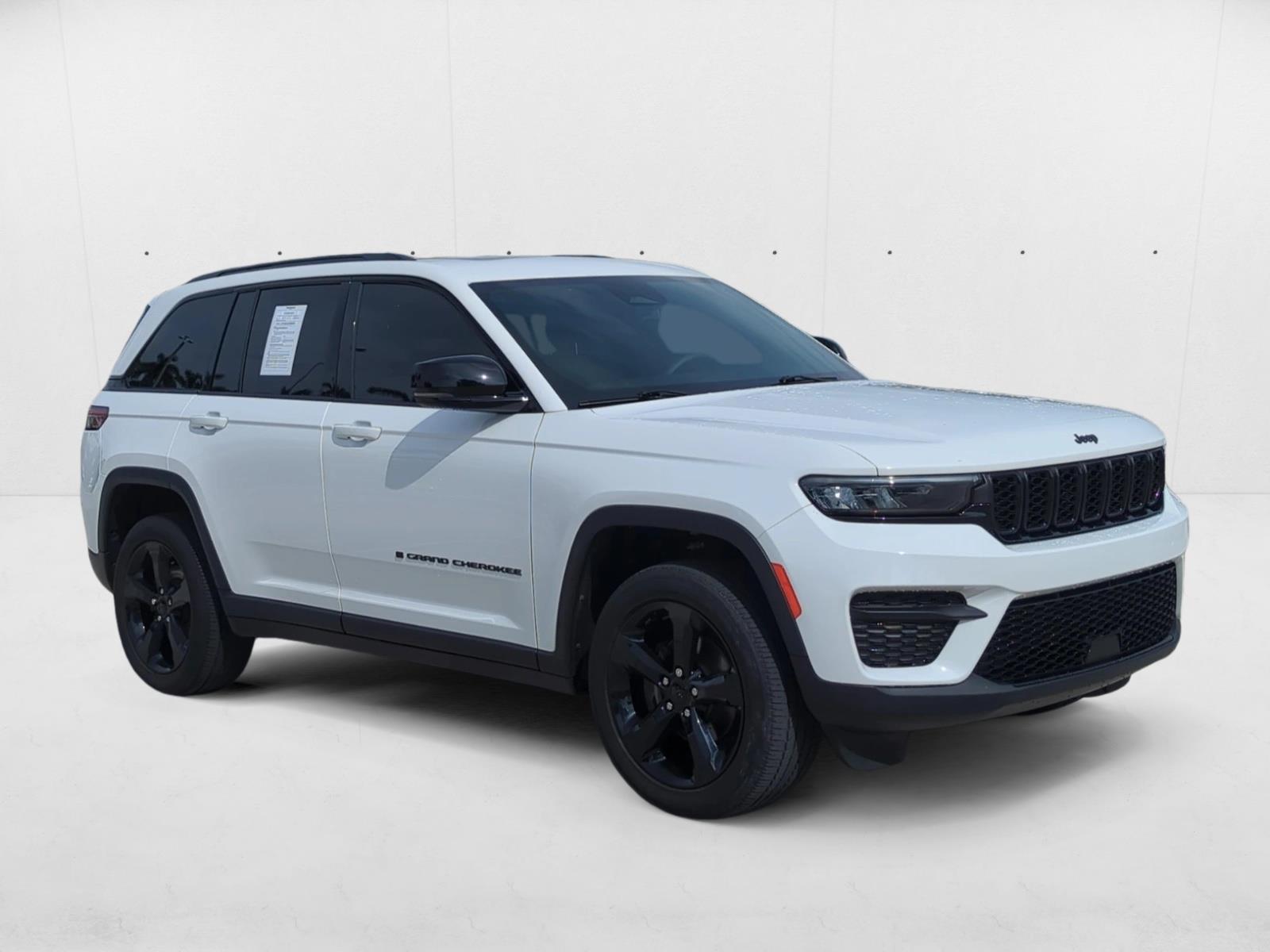 2023 Jeep Grand Cherokee Altitude Sport photo 2