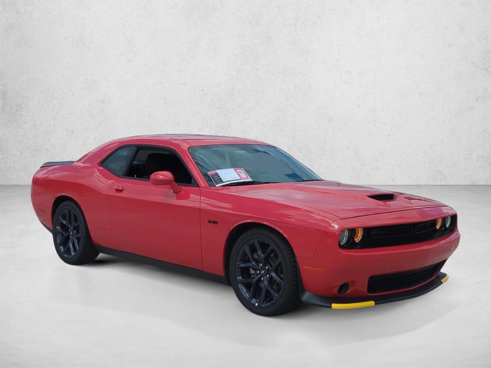 2023 Dodge Challenger R/T photo 3