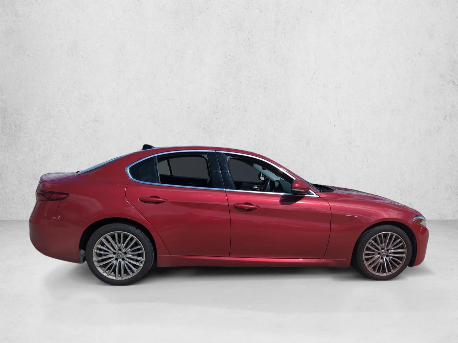 2020 Alfa Romeo Giulia Ti photo 4