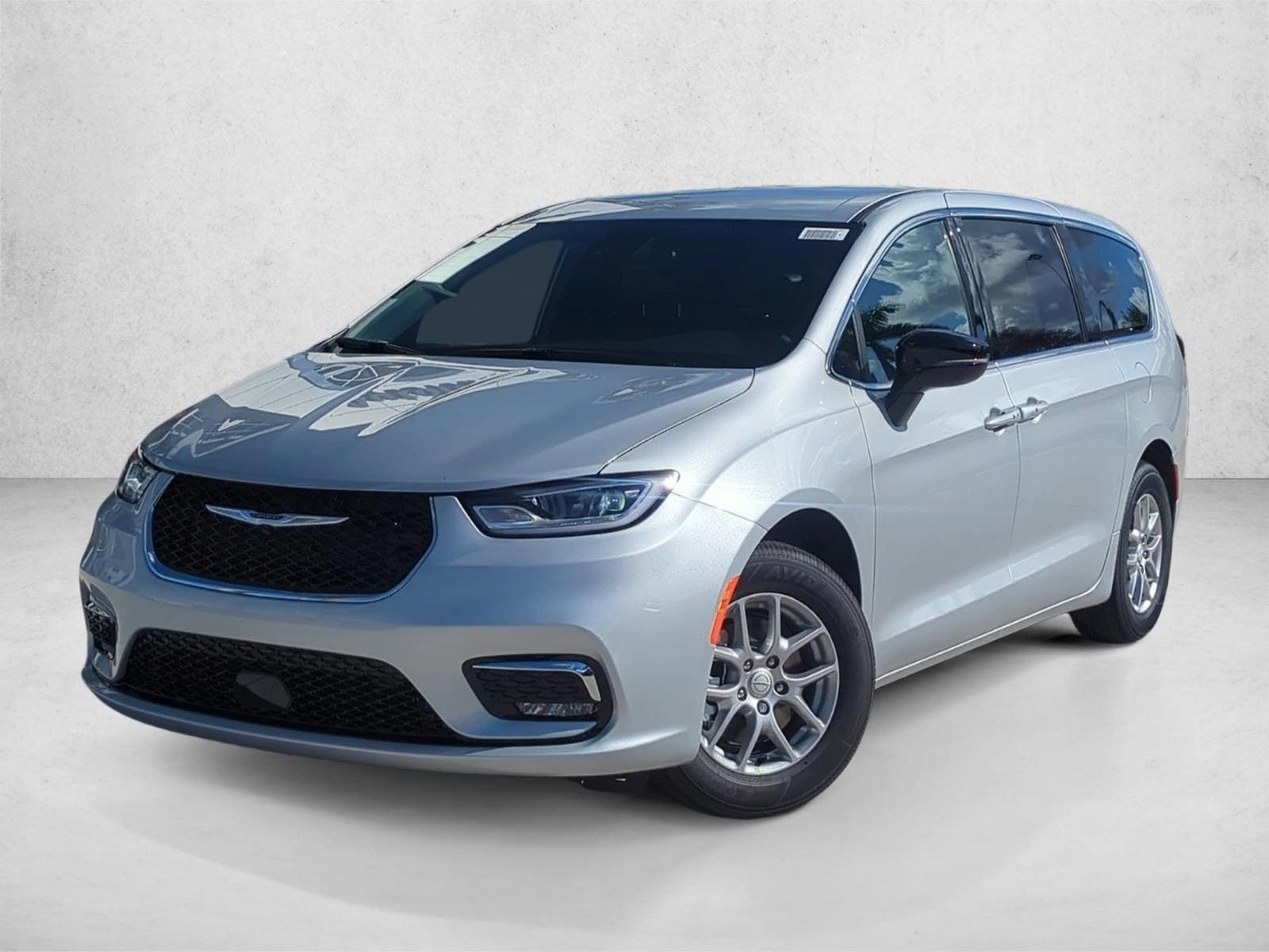 2026 Chrysler Pacifica Select's photo