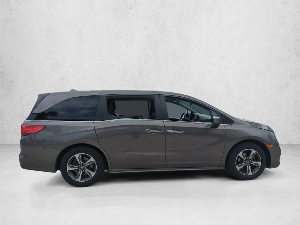 Used 2019 Honda Odyssey Touring Mini-van Passenger