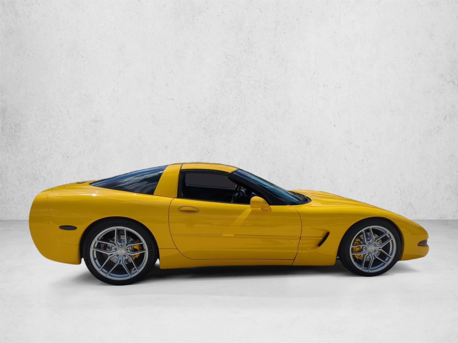 2004 Chevrolet Corvette Base photo 4