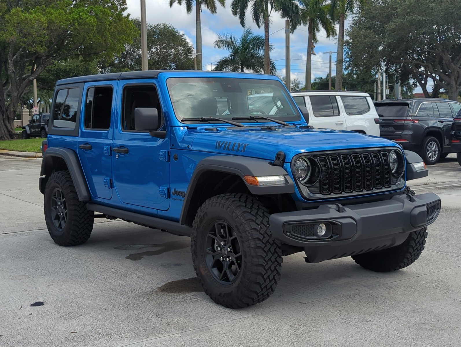 2025 Jeep Wrangler Willys Sport photo 3