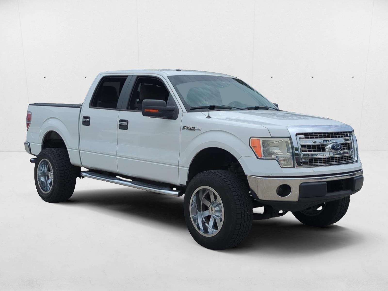 2013 Ford F-150 XLT photo 2