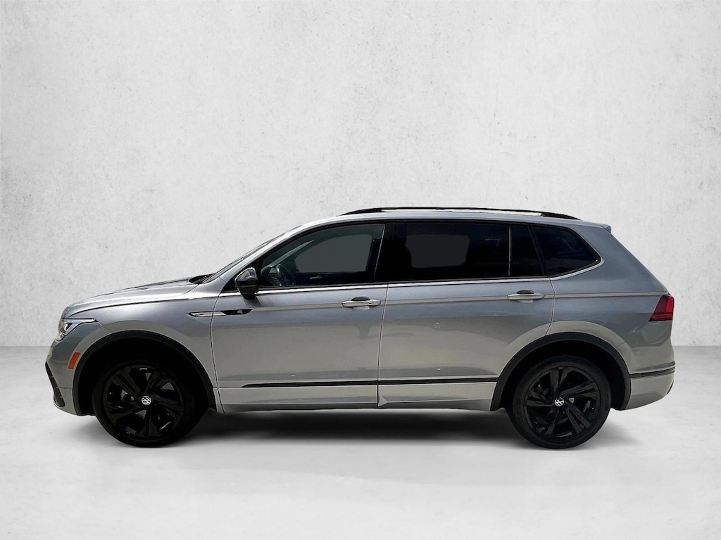 Used 2024 Volkswagen Tiguan SE R-Line Black Sport Utility