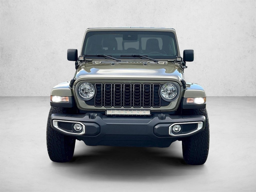 Used 2025 Jeep Gladiator High Tide Crew Cab Pickup