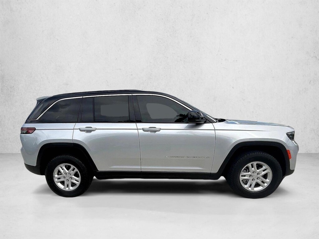 Used 2025 Jeep Grand Cherokee Laredo Sport Utility