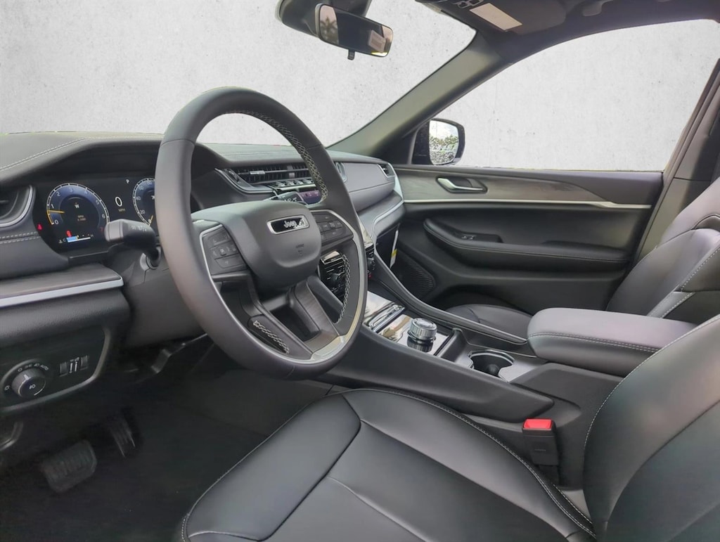 New 2025 Jeep Grand Cherokee Limited SUV