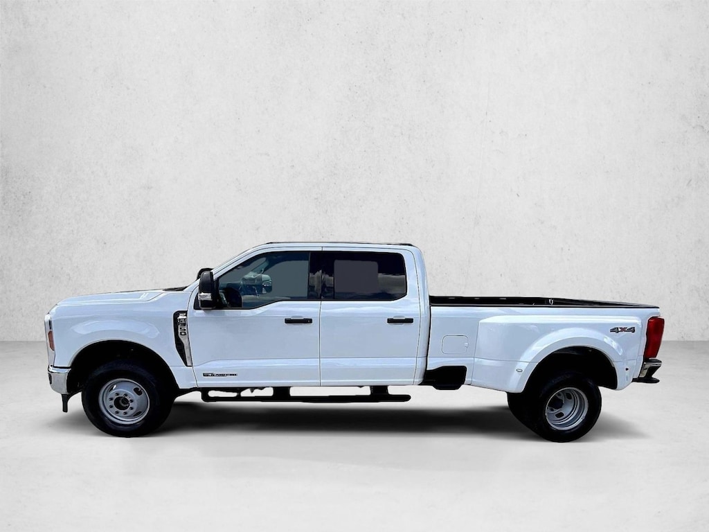 Used 2026 Ford Super Duty F-350 DRW XLT Crew Cab Pickup