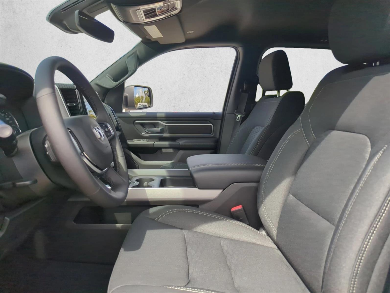2025 Ram 1500 Big Horn photo 4