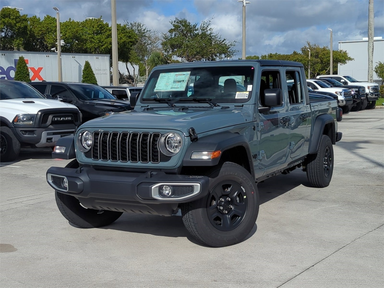2026 Jeep Gladiator Sport's photo