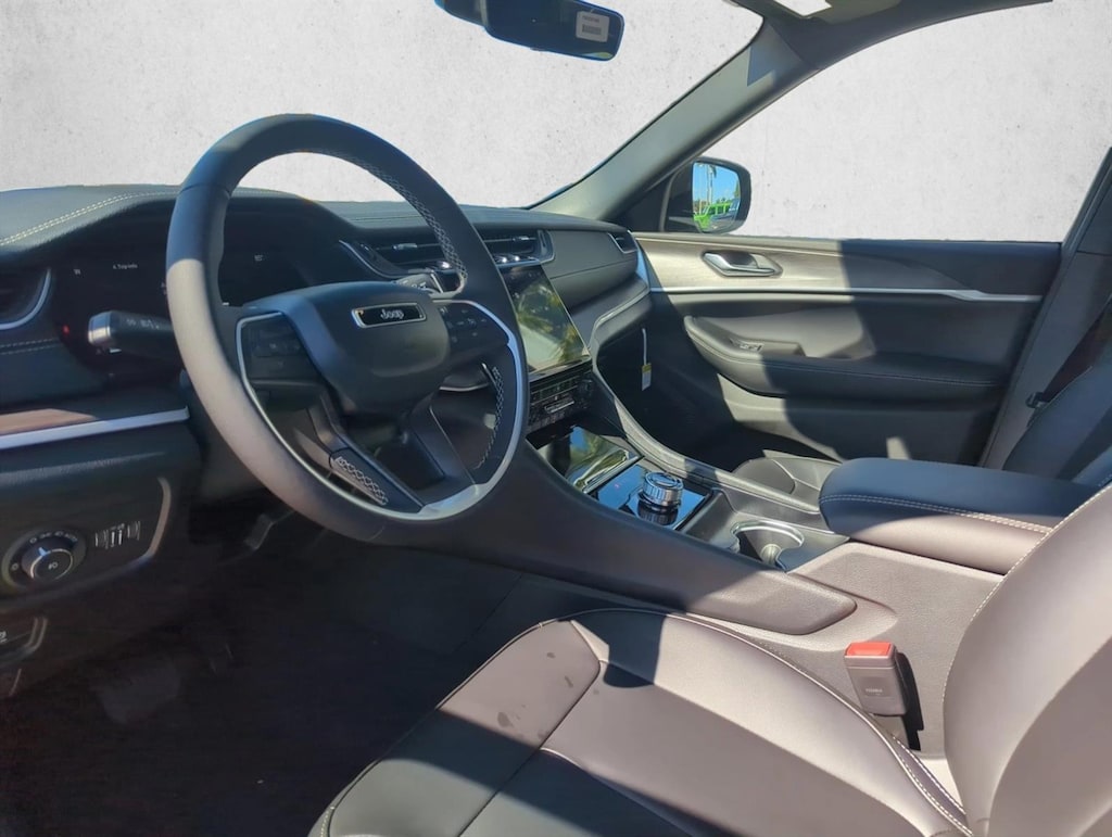 New 2025 Jeep Grand Cherokee Limited SUV