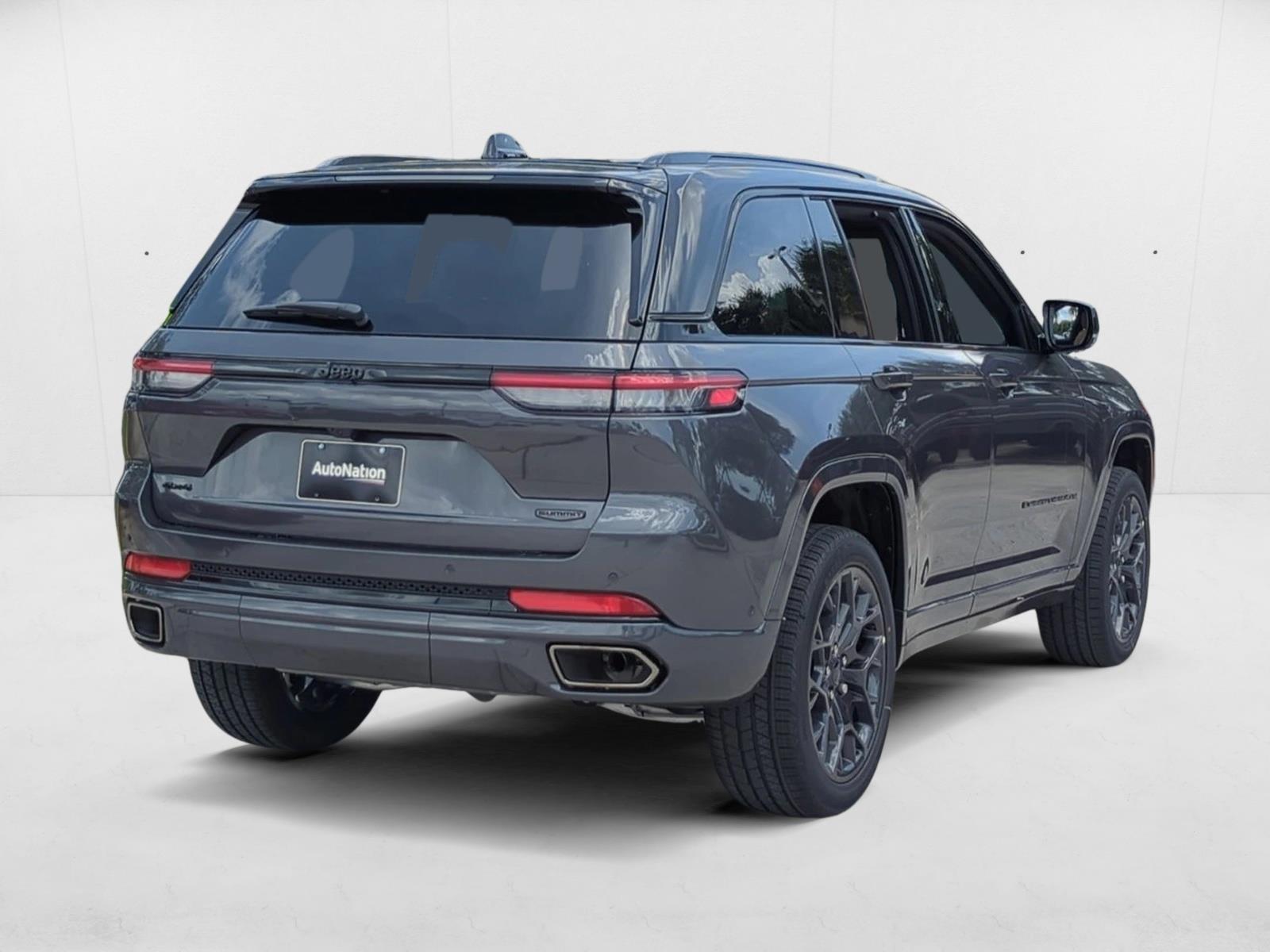 2025 Jeep Grand Cherokee Summit Reserve photo 2
