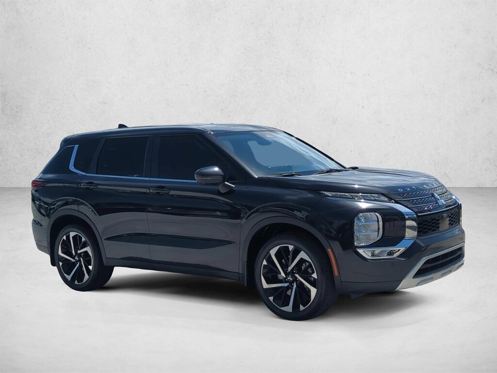 Used 2023 Mitsubishi Outlander SE Sport Utility