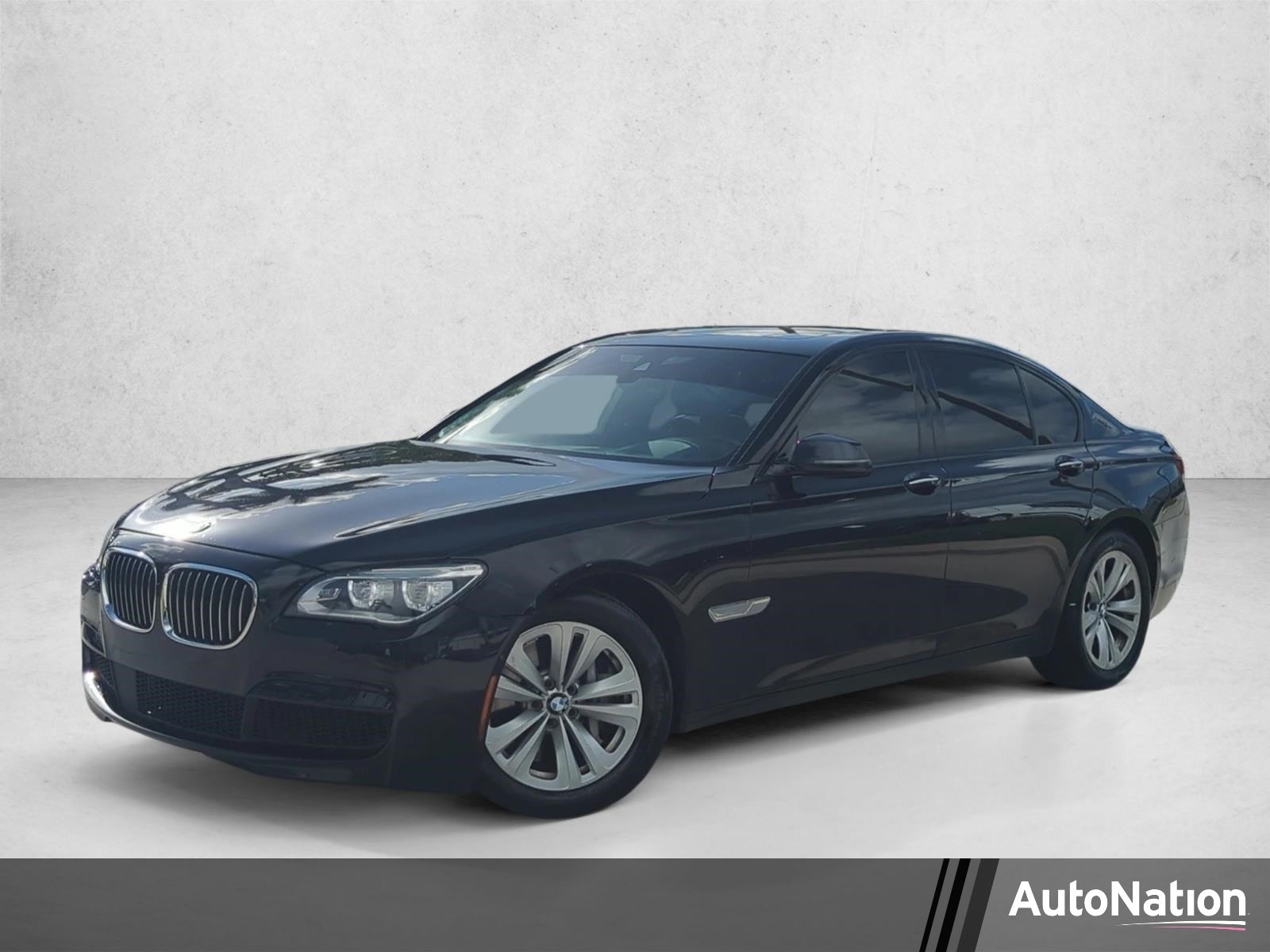 2015 BMW 7 Series 750i xDrive's photo