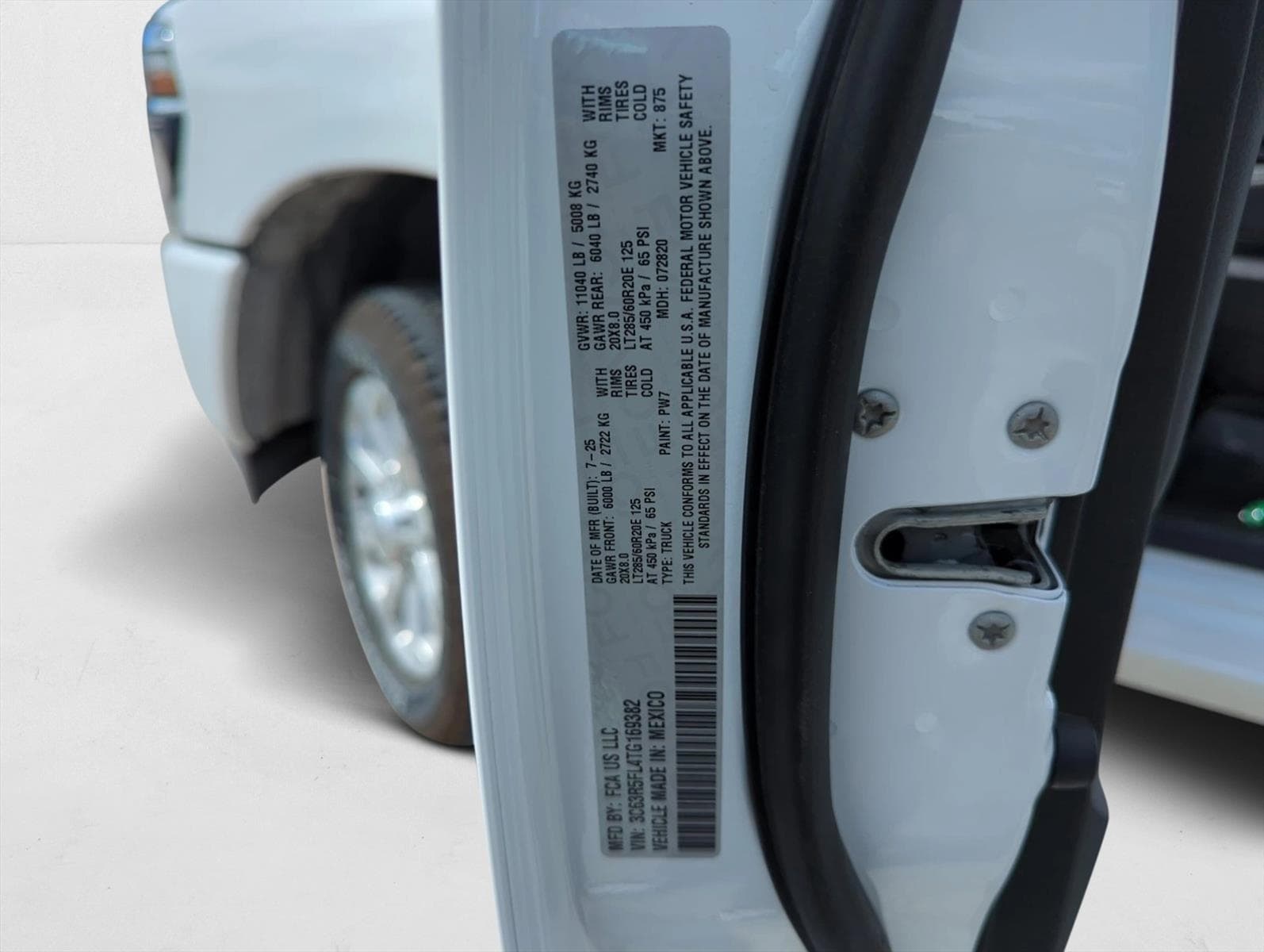 2026 RAM 2500 Laramie - Photo 20