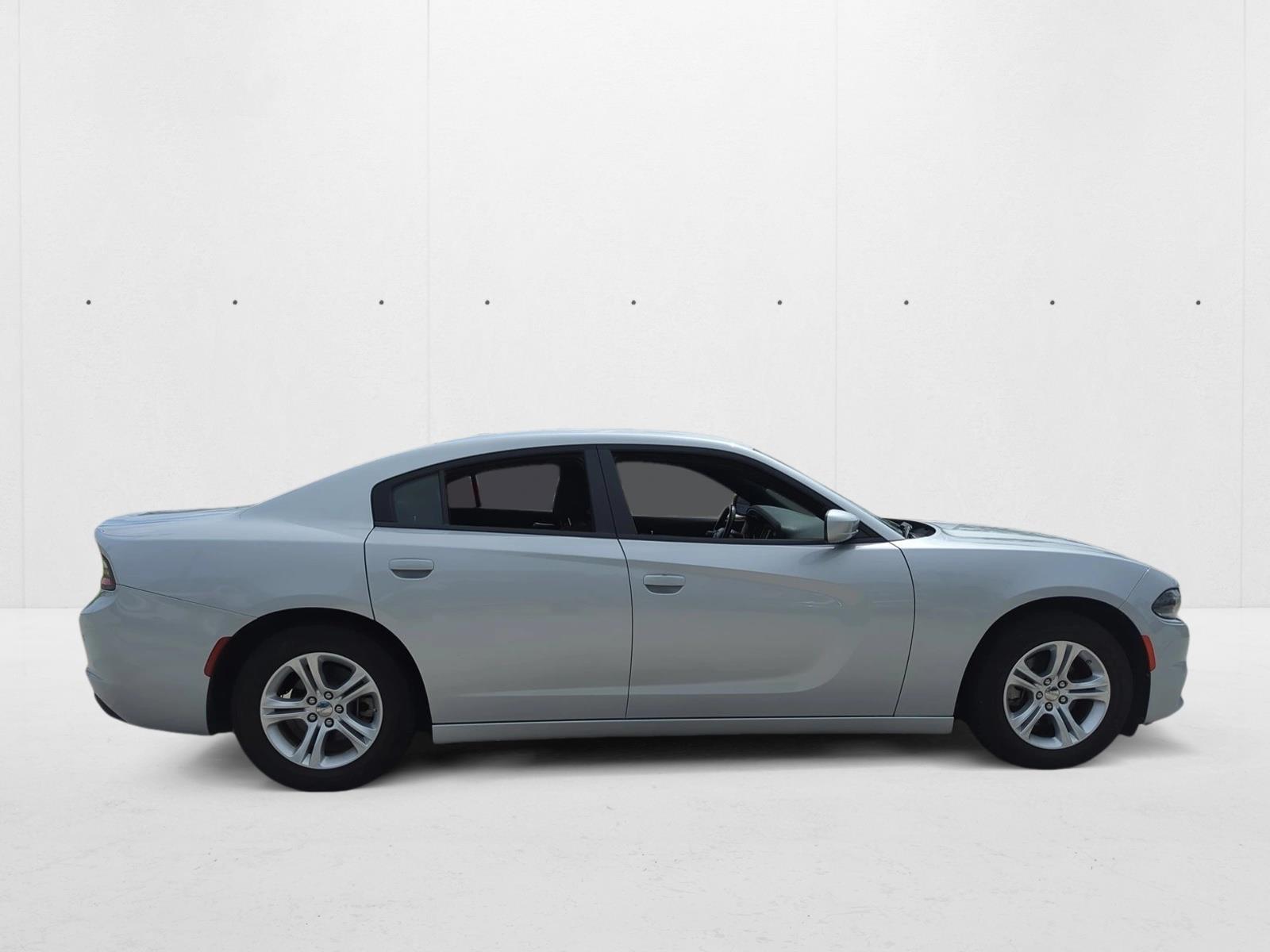 2022 Dodge Charger SXT photo 4
