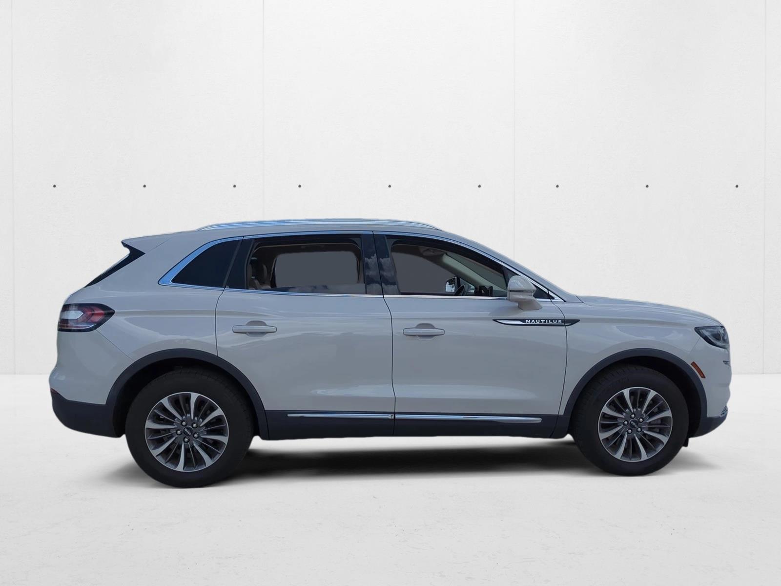 2023 Lincoln Nautilus Standard photo 4