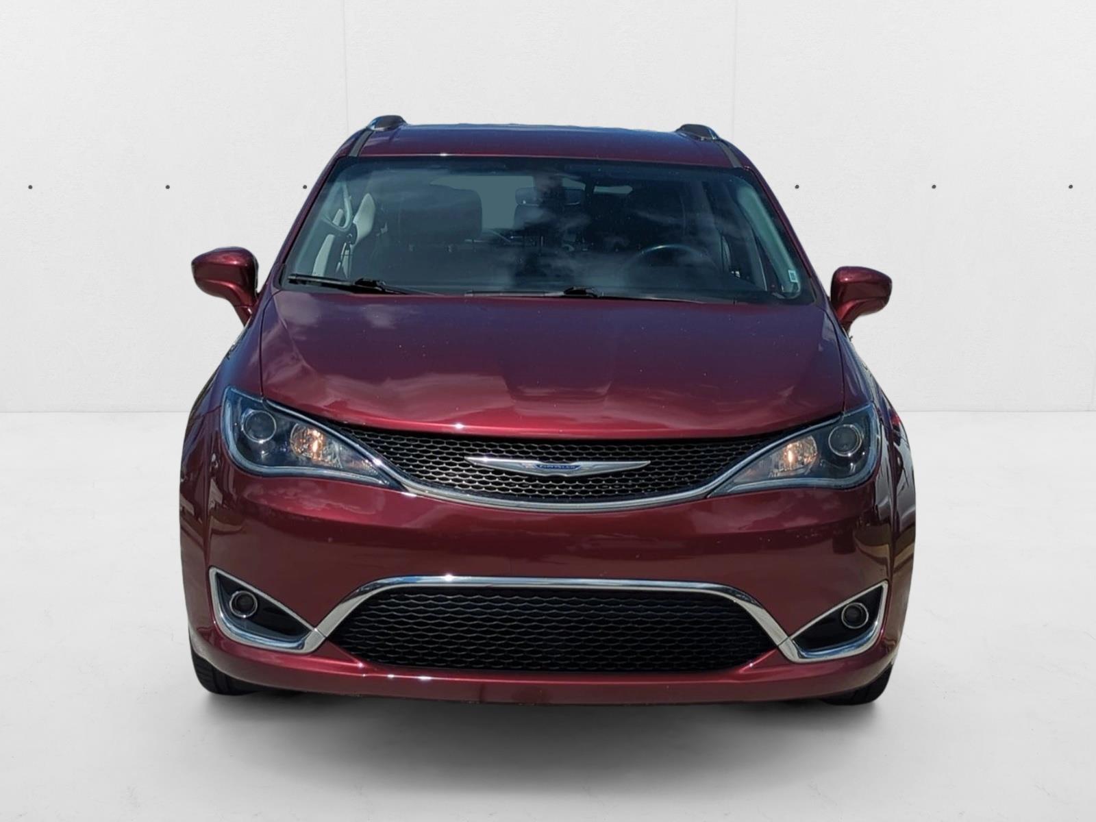 2020 Chrysler Pacifica Touring L photo 2
