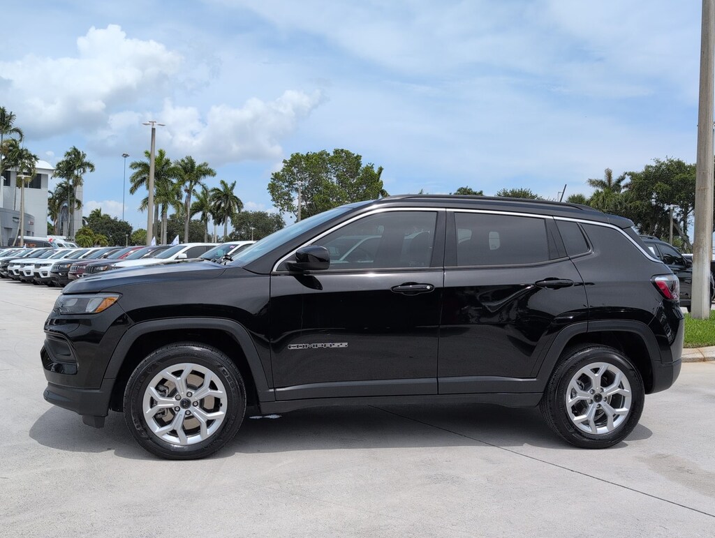 Used 2025 Jeep Compass Latitude Sport Utility