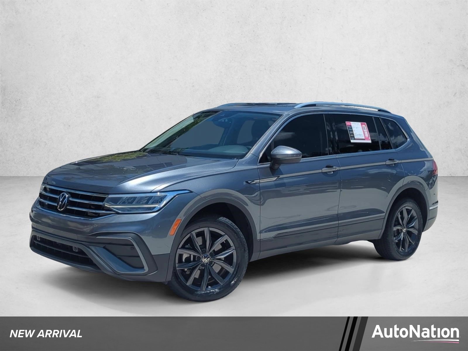 2023 Volkswagen Tiguan 2.0T SE's photo