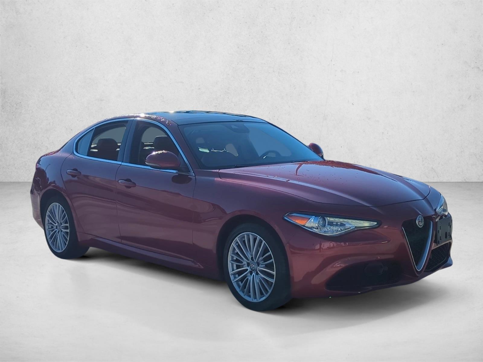 2020 Alfa Romeo Giulia Ti photo 3