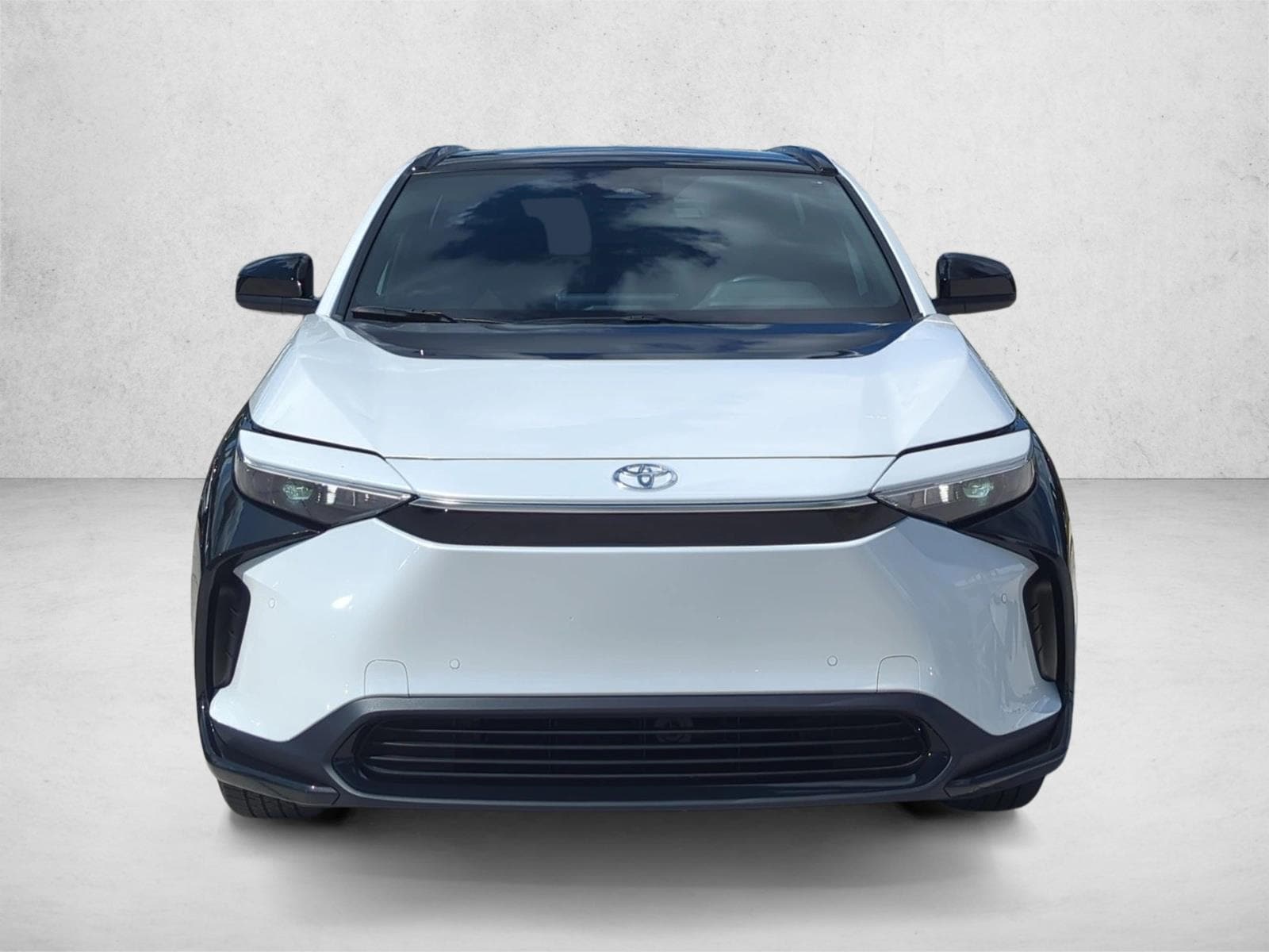 Used 2025 Toyota bZ4X XLE with VIN JTMAAAAA0SA073557 for sale in Pembroke Pines, FL