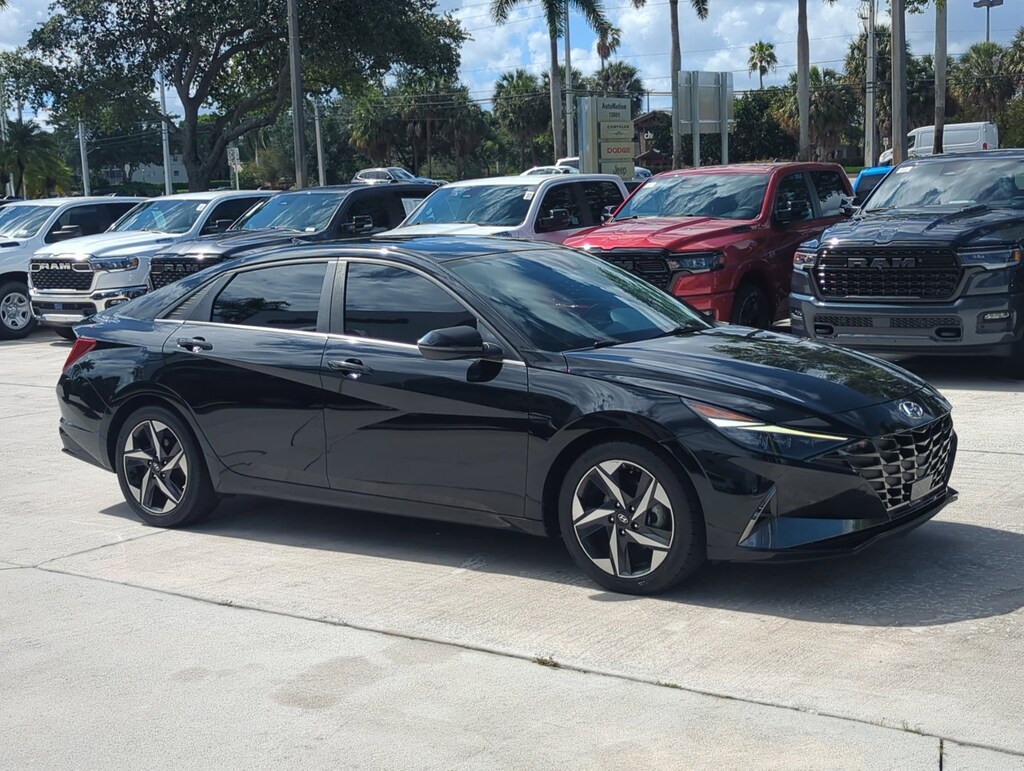 Used 2022 Hyundai Elantra Limited 4dr Car