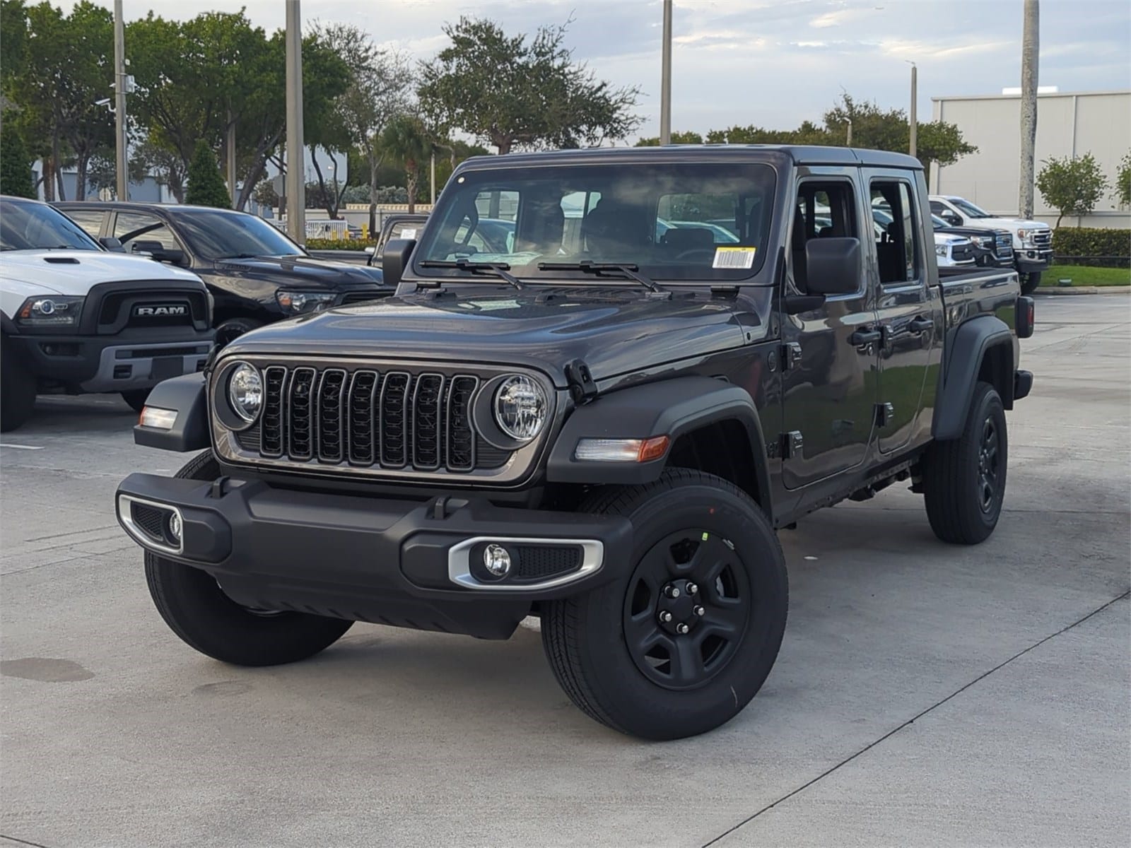 2026 Jeep Gladiator Sport's photo