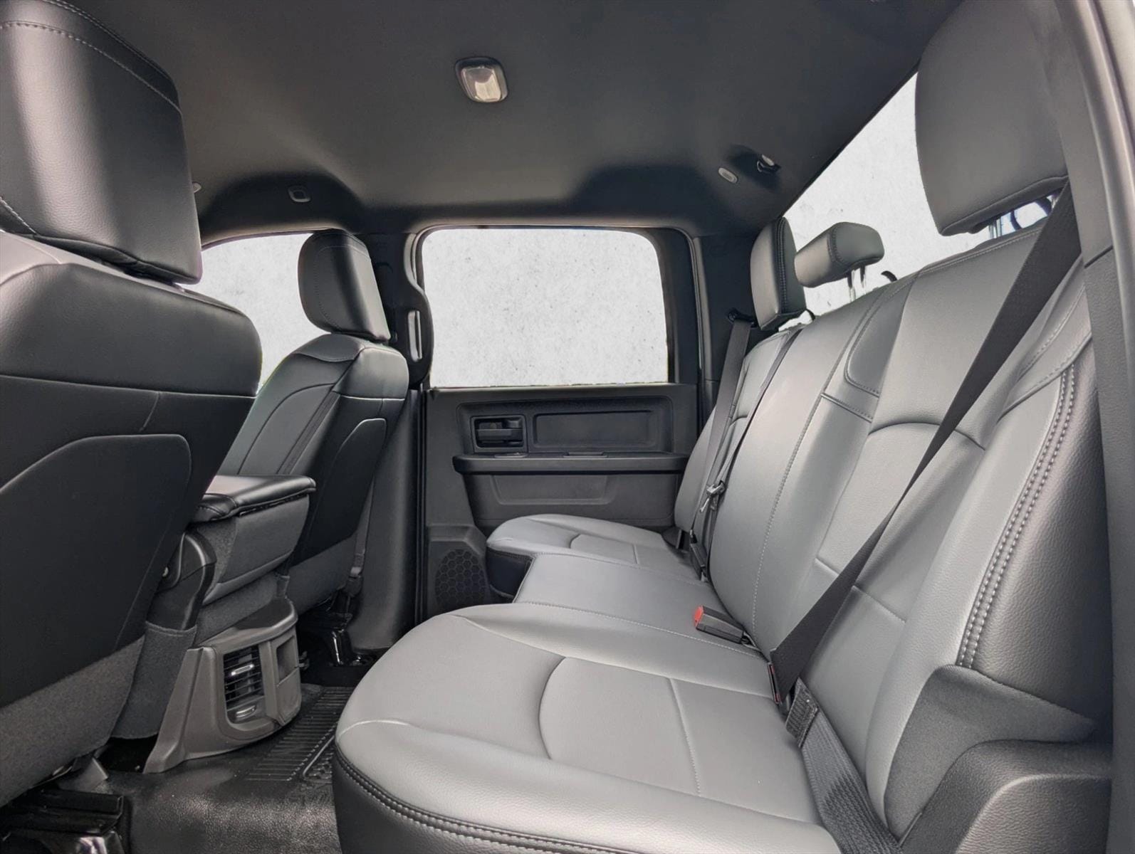 2025 RAM 1500 Tradesman - Photo 17