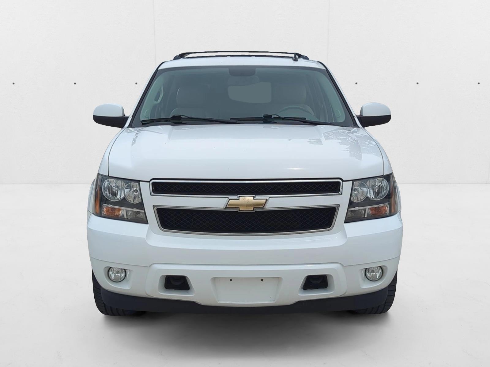 2011 Chevrolet Tahoe LT photo 2