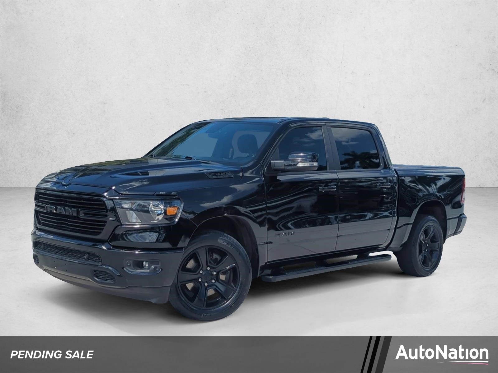 2020 RAM 1500 Big Horn/Lone Star 4x4 Crew Cab 5'7's photo