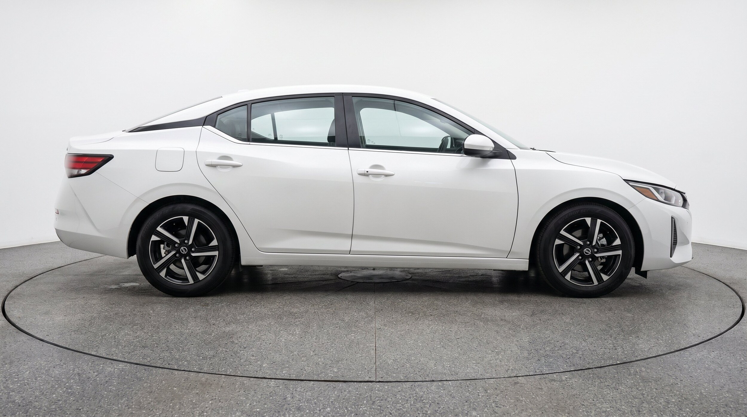 Thumbnail: 2025 Nissan Sentra - 10