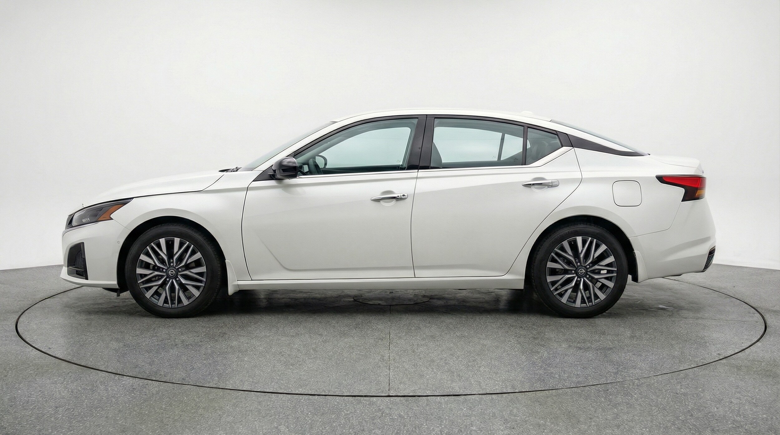 Thumbnail: 2025 Nissan Altima - 4