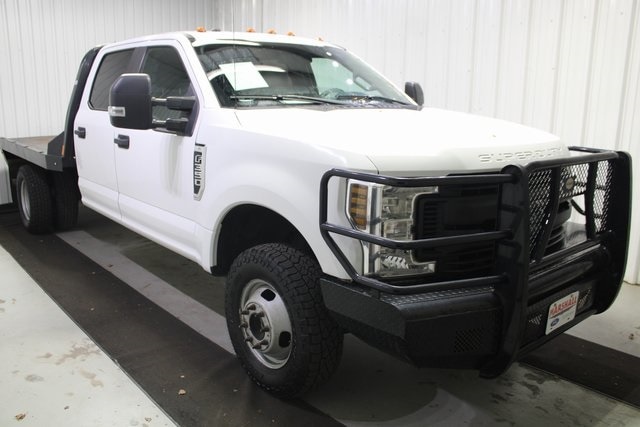 2019 Ford F-350 Super Duty Chassis Cab XL's photo