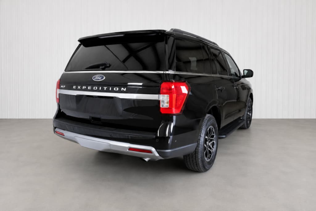 Used 2024 Ford Expedition XLT SUV