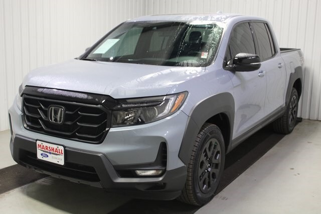 2023 Honda Ridgeline Black Edition photo 2