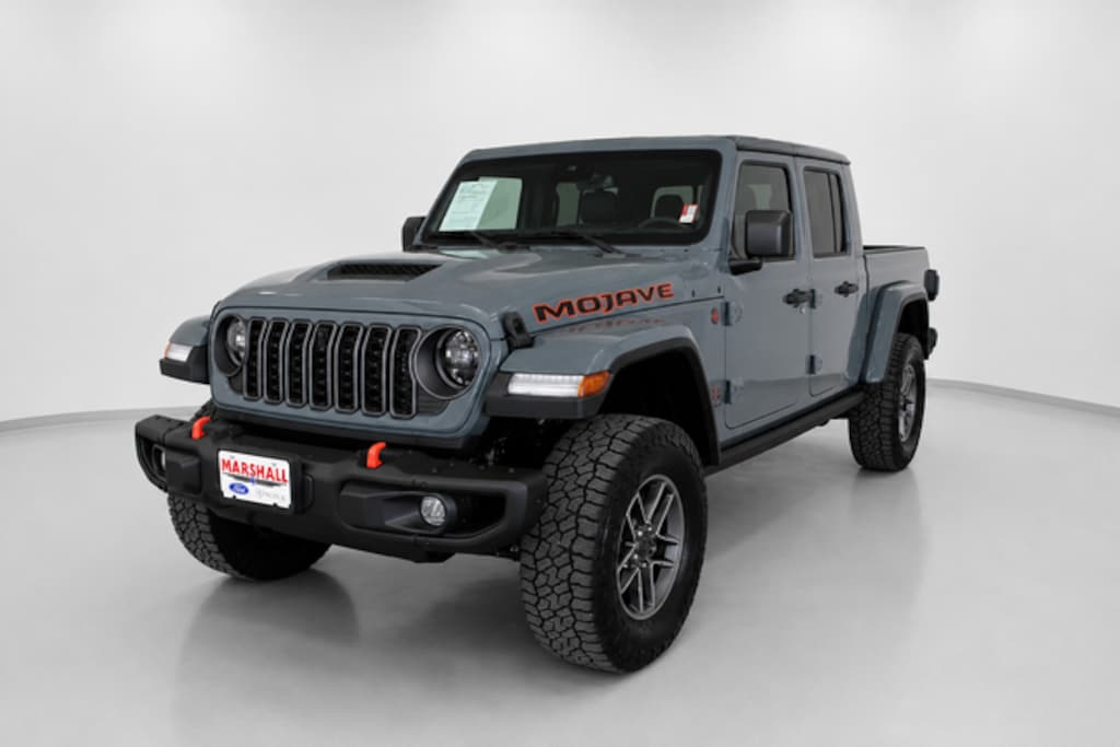 Used 2025 Jeep Gladiator Mojave Truck Crew Cab
