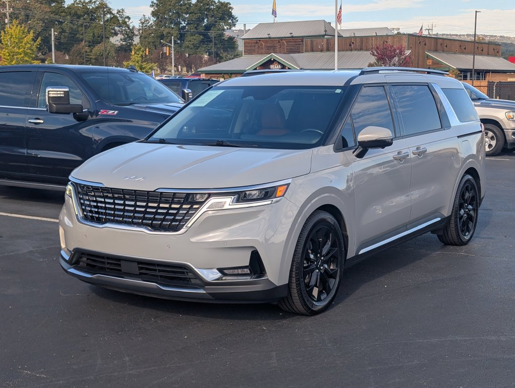 Certified 2022 Kia Carnival SX Minivan/Van