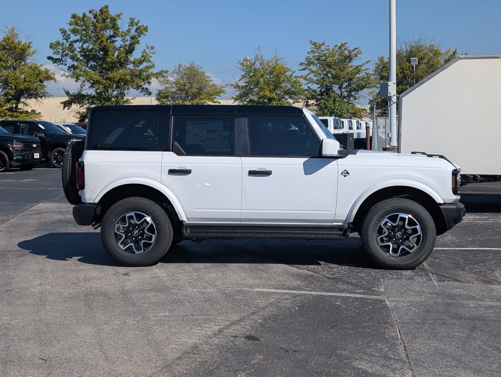 New 2026 Ford Bronco Outer Banks SUV