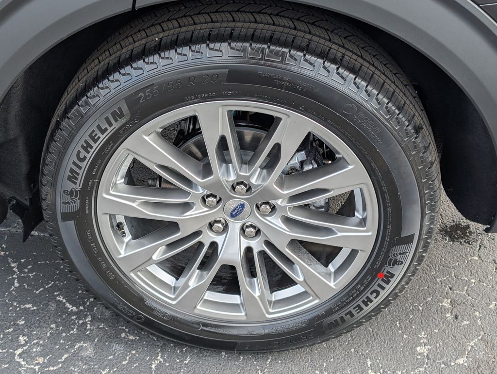 2026 Ford Explorer Platinum - Photo 18