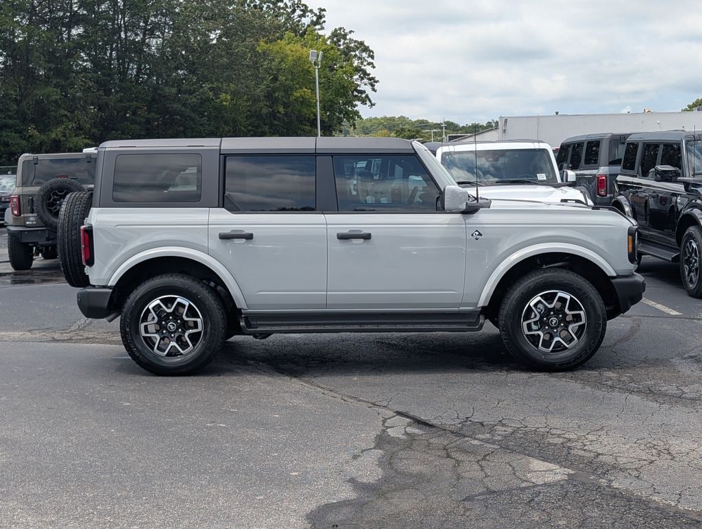 New 2026 Ford Bronco Outer Banks SUV