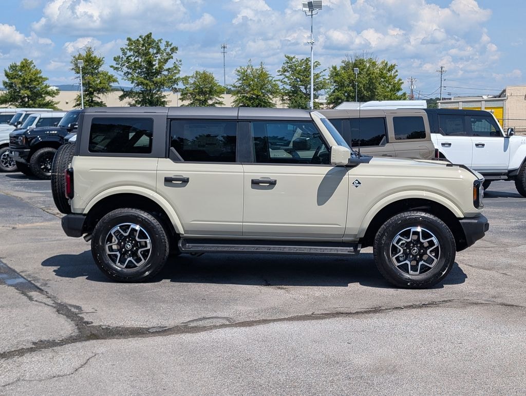 New 2026 Ford Bronco Outer Banks SUV